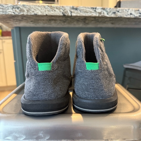 Sanuk Soft Gray Footwear - Picture 4 of 5